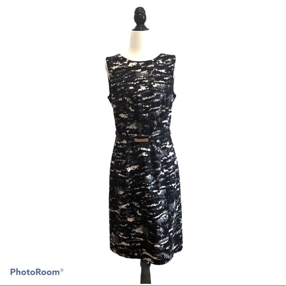 Michael Kors Dresses & Skirts - Micheal Kors Shift Dress size 6